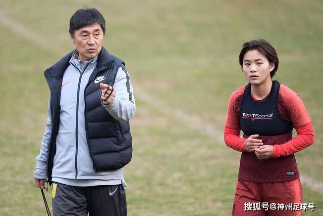 法比尼奥加盟特拉布宗，与萨拉赫重聚开启新篇章